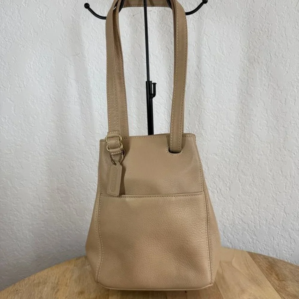 Coach Vintage Bucket Bag Beige